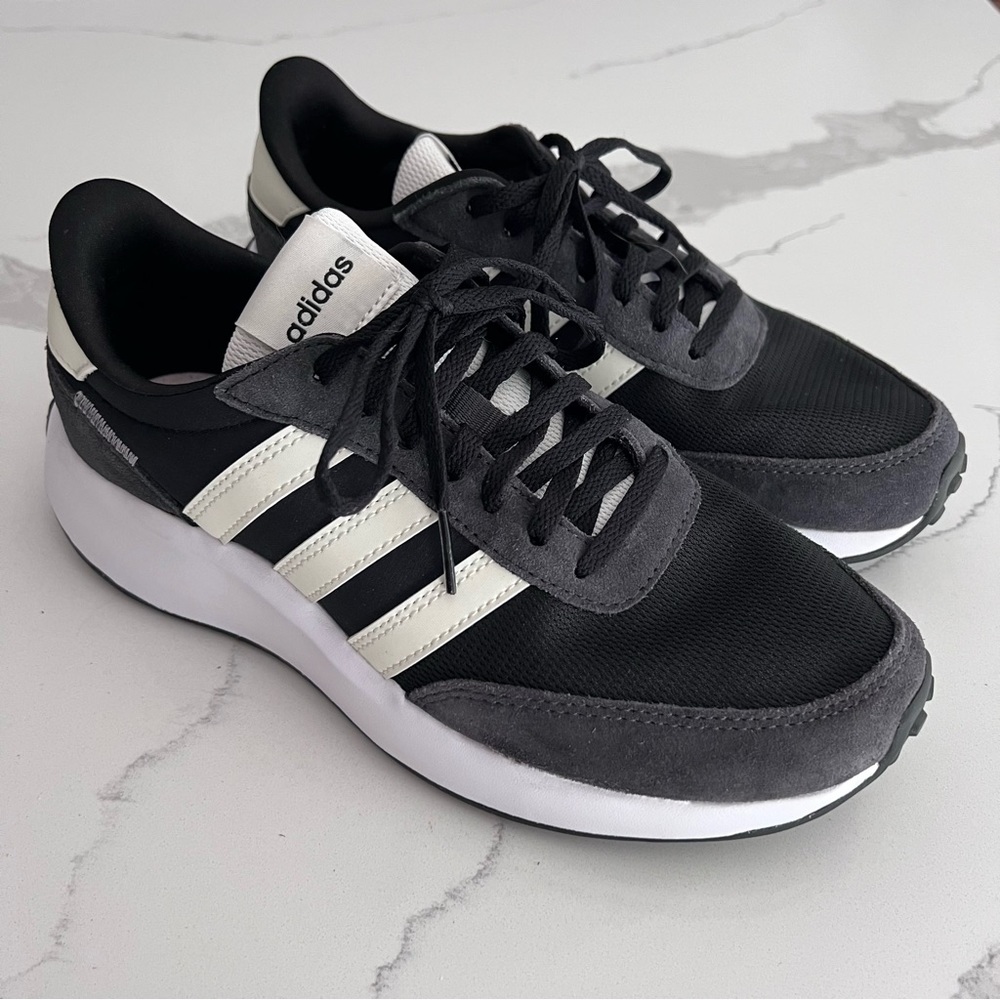NWOT- Adidas Run 70s Sneakers